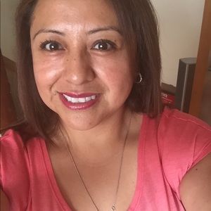 Meet your Posher, Felisa